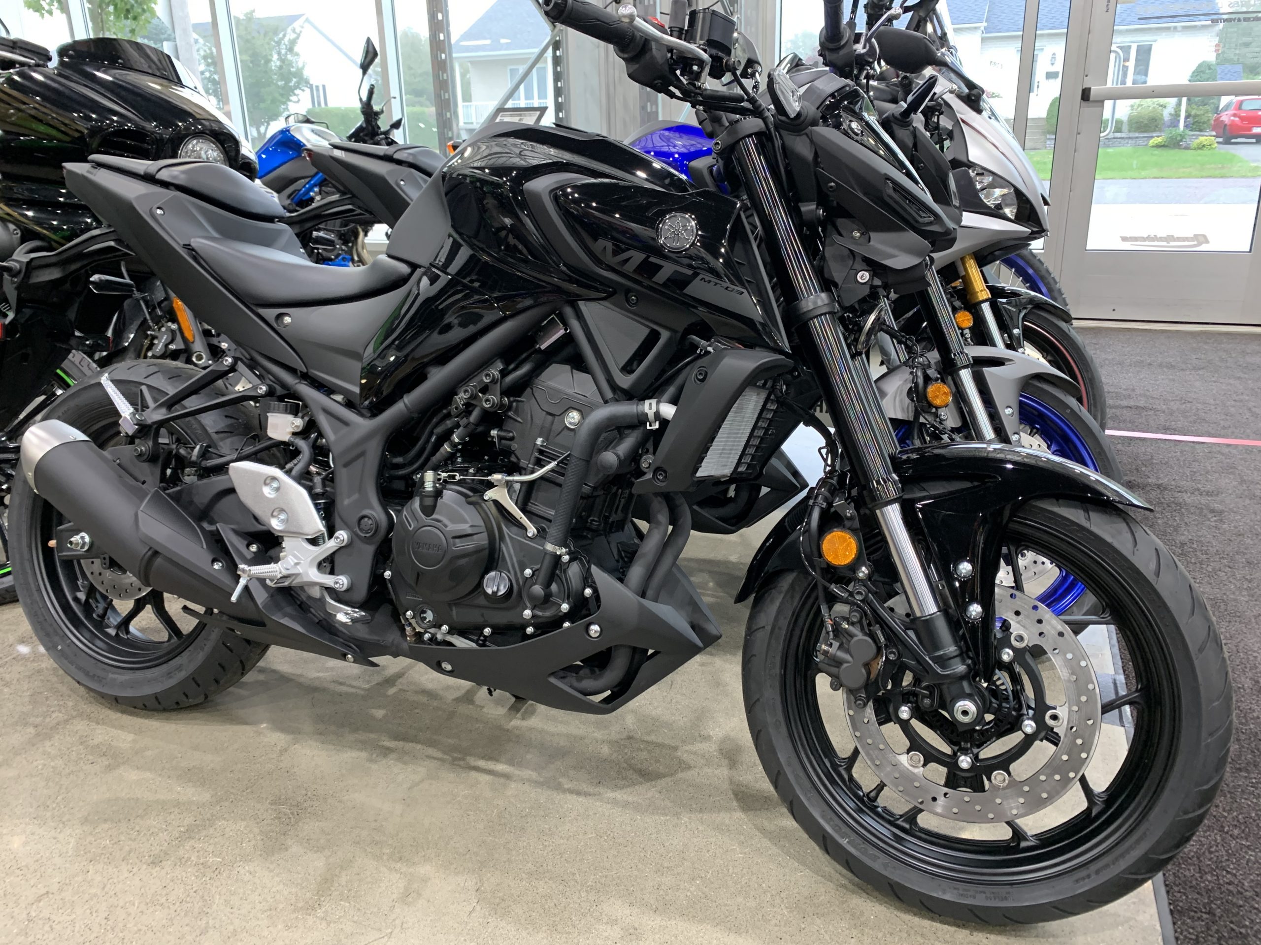 YAMAHA MT03 NOIR 2020 (1) - Moto Sport 100 limites