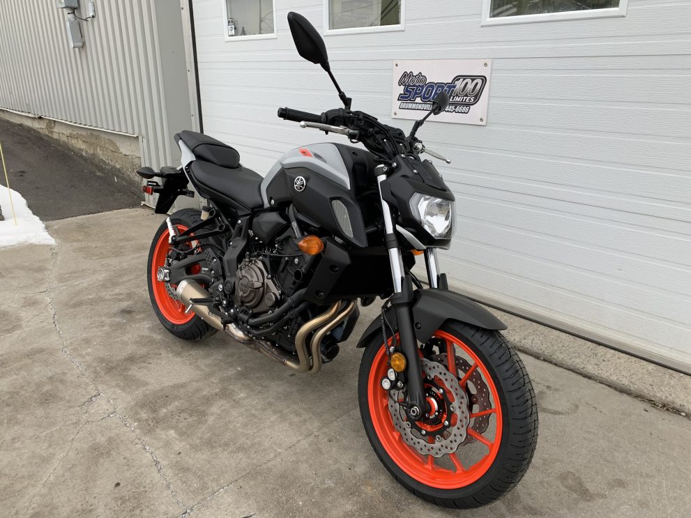 YAMAHA MT 07 GRIS  2022 3 Moto Sport 100 limites